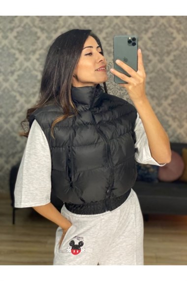 Siyah Fermuarlı Kısa Yelek