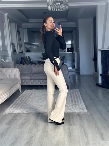 Siyah Fitilli Kolu Yırtmaçlı Düğme Detaylı Kadın Triko Kazak