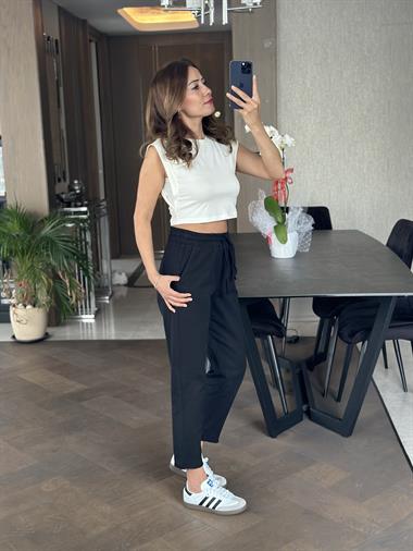 Siyah Gabardin Beli Lastikli Ve Bağcıklı Cepli Kadın Pantolon