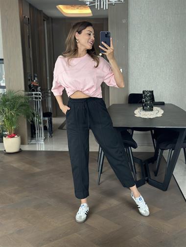 Siyah Gabardin Cebi Biyeli Paçası Minik Yırtmaçlı Kadın Pantolon