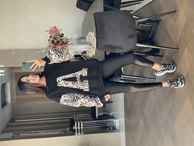 Siyah Gabardin Garnili Bisiklet Yaka Kadın Sweatshirt