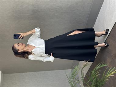 Siyah Godeli Yandan Yırtmaçlı Cepli Kadın Midi Boy Etek