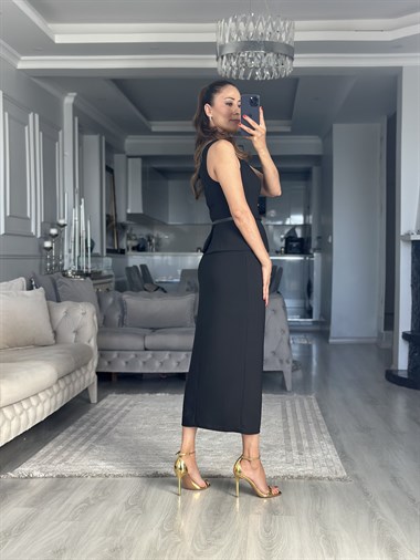 Siyah Gold Düğmeli Kemerli Peplum Midi Boy Kadın Elbise