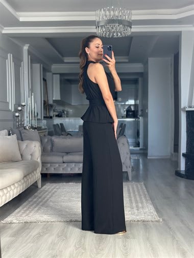 Siyah Halter Yaka Beli Broşlu Kadın Tulum