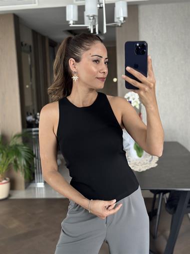 Siyah Halter Yaka Sıfır Kol Kadın Body