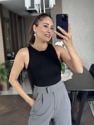 Siyah Halter Yaka Sıfır Kol Kadın Body