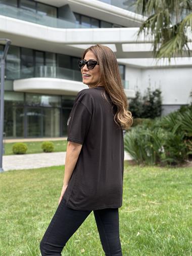 Siyah İnci Detay Bisiklet Yaka Kadın T-Shirt