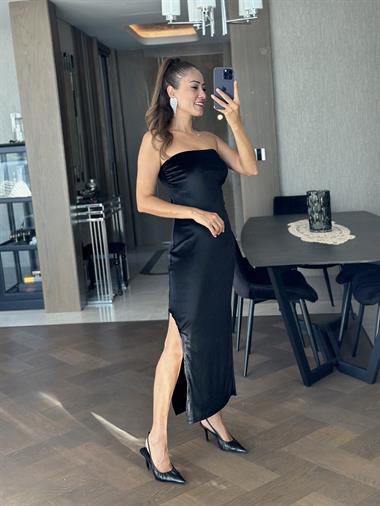 Siyah Kadife Straplez Yırtmaçlı Kadın Elbise