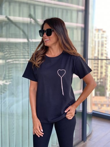 Siyah Kalp Taş Detaylı Kadın T-Shirt