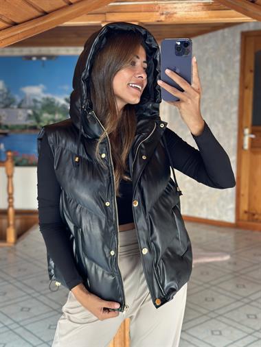 Siyah Kapüşonlu Çıtçıtlı Fermuarlı Deri Şişme Kadın Yelek