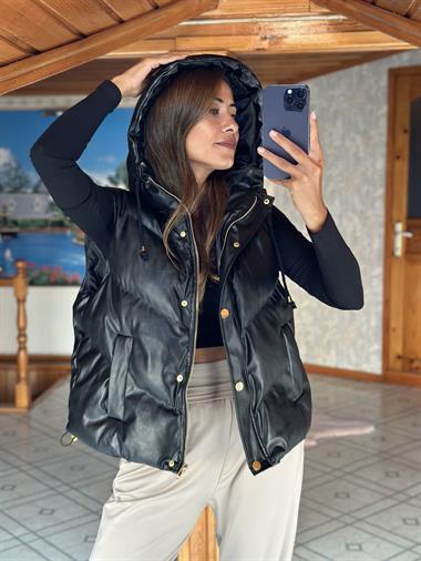 Siyah Kapüşonlu Çıtçıtlı Fermuarlı Deri Şişme Kadın Yelek