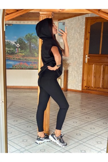 Siyah Kapüşonlu Kısa Kol Sweatshirt