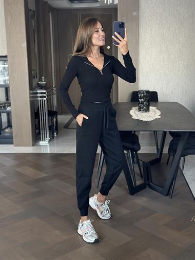 Siyah Kapüşonlu Yarım Fermuarlı Kaşkorse Kadın Body