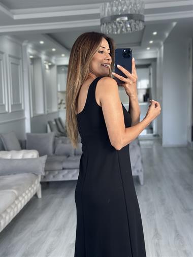Siyah Kare Yaka Düz Basic Midi Boy Kadın Elbise 