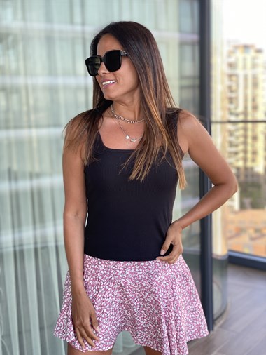 Siyah Kare Yaka Kaşkorse Atlet