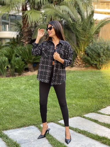 Siyah Kareli Cebi Kapaklı Tüvit Kadın Gömlek