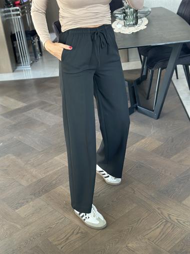 Siyah Karol Beli Lastikli Ve Bağcıklı Bol Paça Kadın Kumaş Pantolon