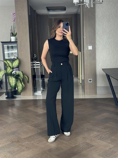 Siyah Karol Gold Düğmeli Arka Beli Lastikli Geniş Paça Kumaş Kadın Pantolon