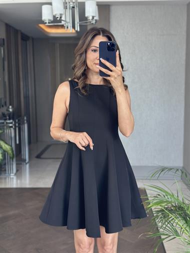 Siyah Kayık Yaka Sıfır Kol Cepli Kadın Mini  Kloş Elbise