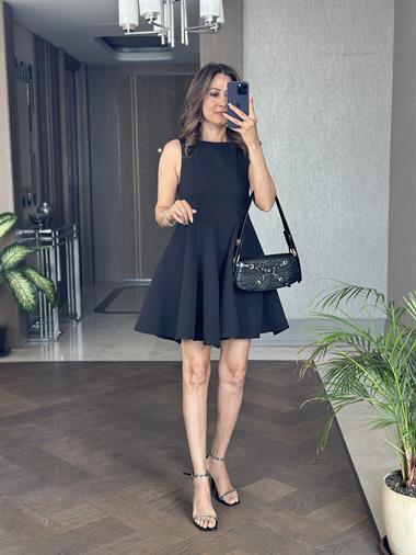 Siyah Kayık Yaka Sıfır Kol Cepli Kadın Mini  Kloş Elbise