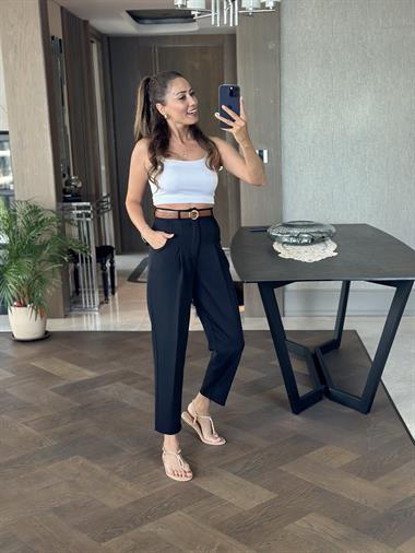 Siyah Kemerli Cepli Pensli Yarı Şalvar Kadın Pantolon