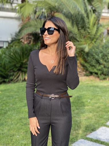 Siyah Kemerli Kumaş Kadın Pantolon