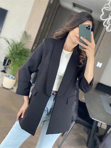 Siyah Kendinden Yakalı Kolları Büzgülü Ceket