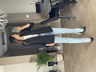 Siyah Kendinden Yakalı Kolları Büzgülü Ceket