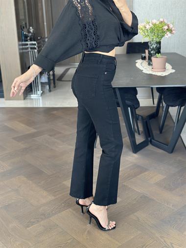 Siyah  Kesik Paça Flare Kadın Jean Pantolon 