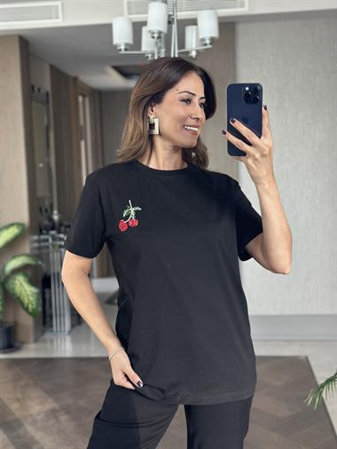 Siyah Kiraz Taşlı Bisiklet Yaka Kadın T-Shirt