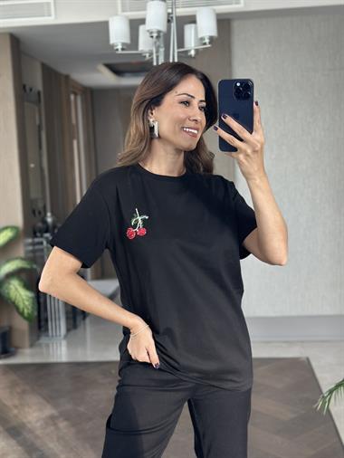 Siyah Kiraz Taşlı Bisiklet Yaka Kadın T-Shirt