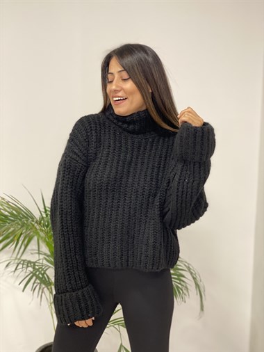 Siyah Kısa Balıkçı Yaka Kadın Kazak