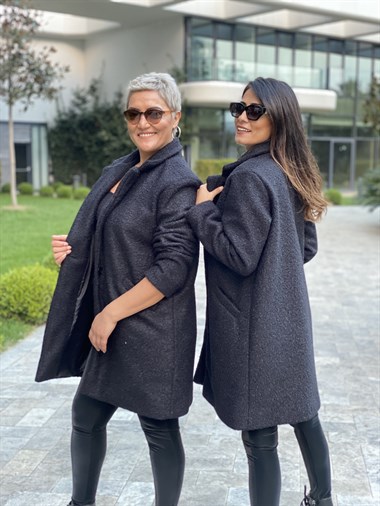 Siyah Kısa Bürümcük Kadın Kaban