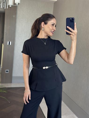 Siyah Kısa Kol Bisiklet Yaka Kemerli Kadın Tulum