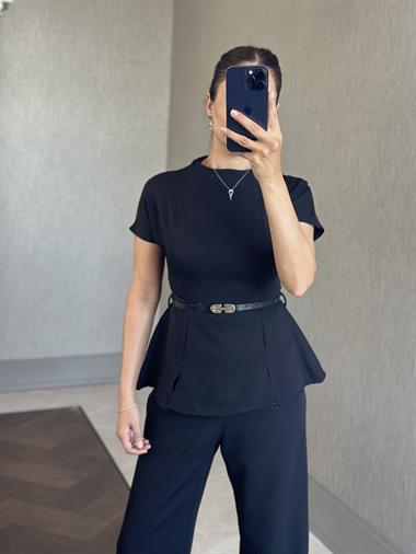 Siyah Kısa Kol Bisiklet Yaka Kemerli Kadın Tulum