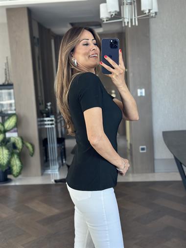 Siyah Kısa Kol Eteği V Güneş Serisi Kadın Bluz