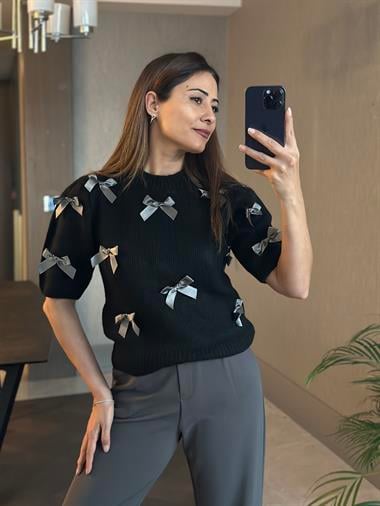 Siyah Kısa Kol Kurdele Detaylı Kadın Crop Kazak