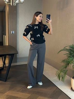 Siyah Kısa Kol Kurdele Detaylı Kadın Crop Kazak