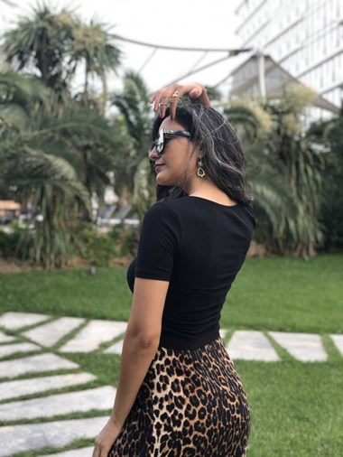 Siyah Kısa Kol Önü Agraf Detaylı Kadın Body