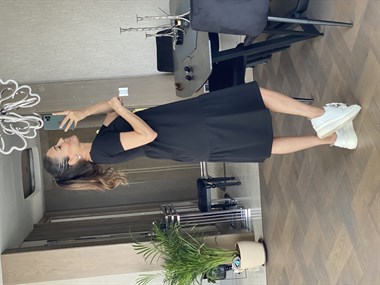 Siyah Kısa Kol Robadan Penye Elbise