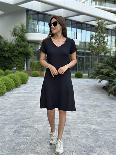 Siyah Kısa Kol V Yaka Gofre Kadın Elbise