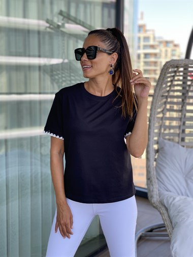 Siyah Kol Uçları Örgü Kadın T-Shirt