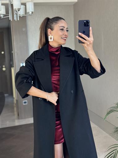 Siyah Kolları Apolet Detay Düğmeli Oversize  Cepli Kadın Kaşe Kaban