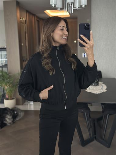 Siyah Kolları Çıtçıt Detay Fermuarlı Cepli Kadın Sweatshirt