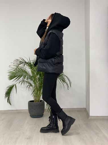 Siyah Kolları Ve Kapüşonu Sweat Detay Şişme Kadın Mont