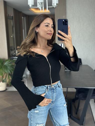 Siyah Kolu Yırtmaçlı Çift Fermuarlı Kadın Triko Crop Hırka 