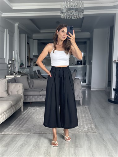 Siyah Krep Kumaş Arka Beli Lastikli Kadın Etek Pantolon