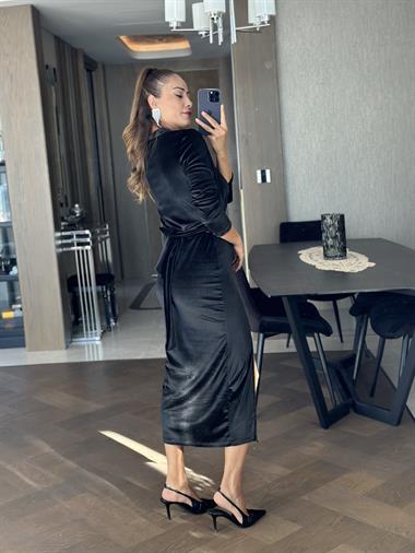 Siyah Kruvaze Yaka Önü Drapeli Kuşaklı Kadife Kadın Elbise