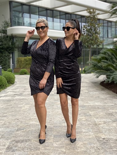 Siyah Kruvaze Yaka Uzun Kol Kadife Kadın Elbise