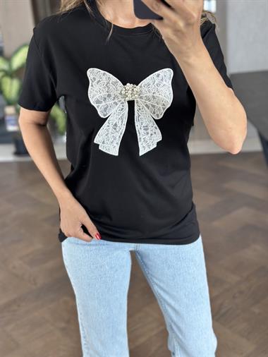 Siyah Kurdele Taşlı Bisiklet Yaka Kadın T-Shirt